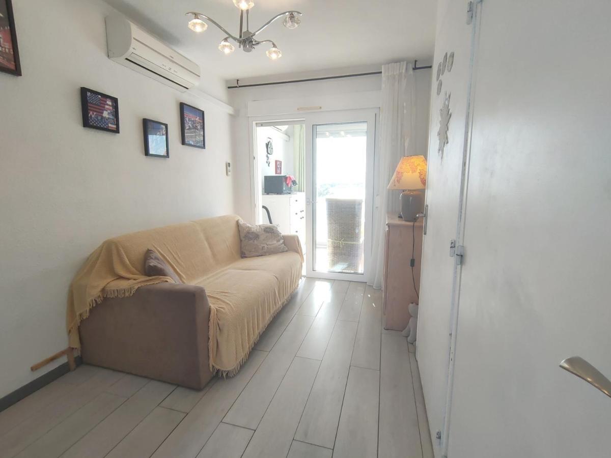 T1 Au Calme Avec Clim Et Parking Prive - Fr-1-503-171 Apartman Balaruc-les-Bains Kültér fotó